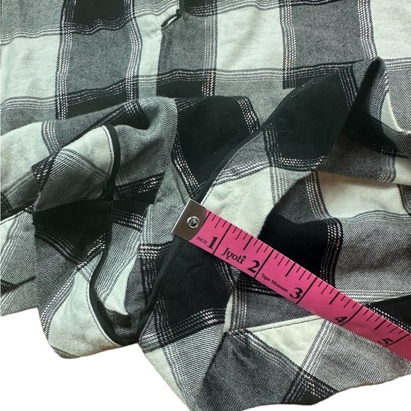 VICTORIA’S SECRET: Black & White Plaid Lounge/ Sleep Romper -Size Small - Picture 5 of 12